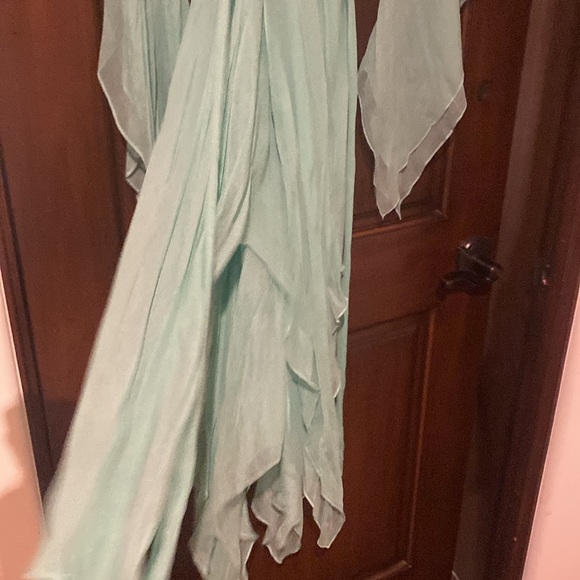 BCBG silk diamond neck mint color - Picture 4 of 5